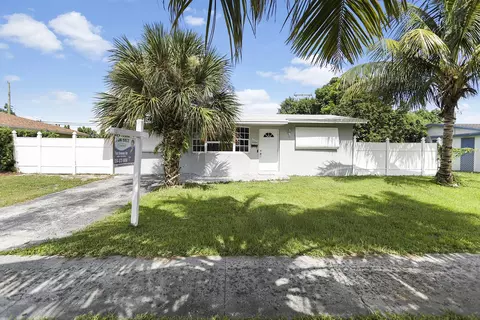 2610 NW 43rd Ter, Lauderhill, FL 33313