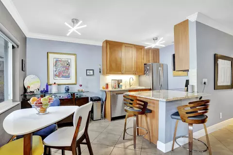 1320 NE 18th St #2, Fort Lauderdale, FL 33305