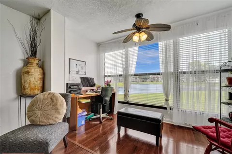 10303 Sunrise Lakes Blvd #112, Sunrise, FL 33322