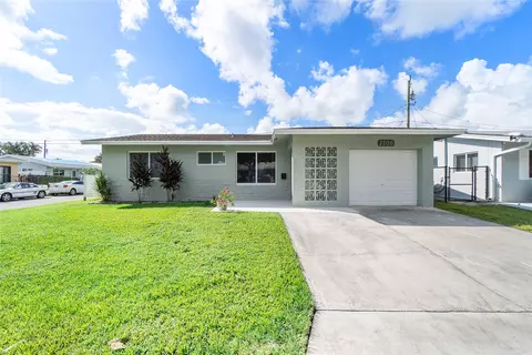 2306 NW 55th St, Tamarac, FL 33309