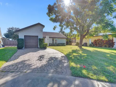 212 NE 2nd Ct, Dania Beach, FL 33004