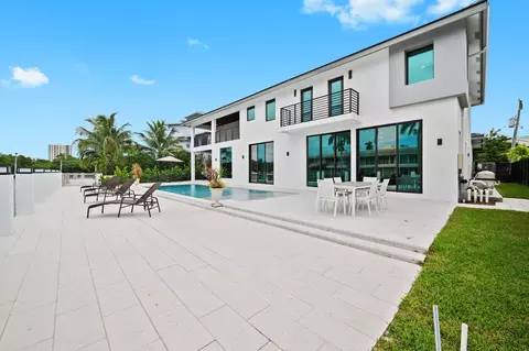 1335 Seminole Dr, Fort Lauderdale, FL 33304