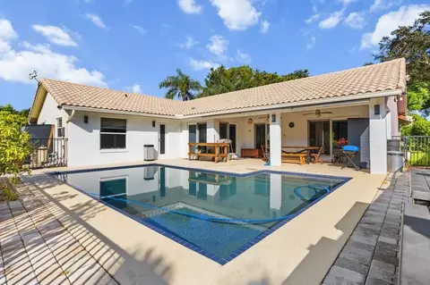 5072 NW 66th Dr, Coral Springs, FL 33067