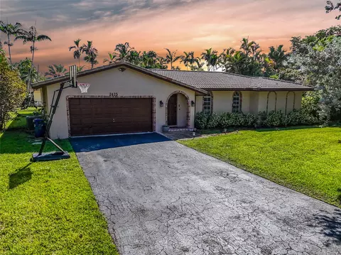 2425 NW 115th Dr, Coral Springs, FL 33065 photo 1