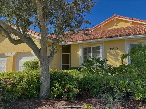 6510 Oxford Cir #102, Vero Beach, FL 32966