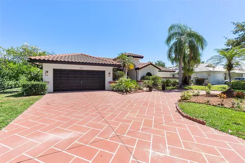 8839 NW 49th Dr, Coral Springs, FL 33067