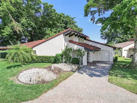 8148 Pine Cir #13, Tamarac, FL 33321