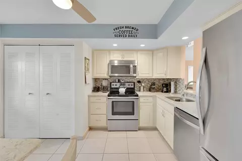 7640 NW 18th St #108, Margate, FL 33063