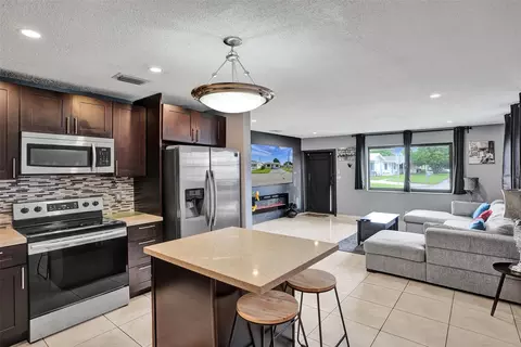5212 NW 27th Ave, Tamarac, FL 33309