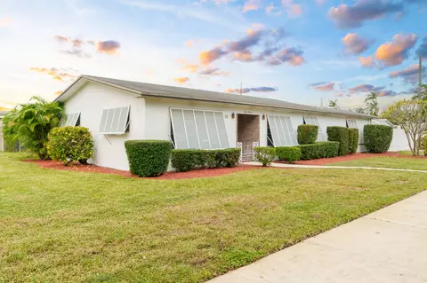 800 W Chaminade Dr, Hollywood, FL 33021