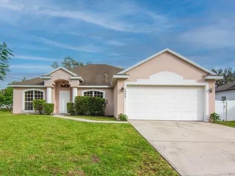 1533 SW Iffla Ave, Port Saint Lucie, FL 34953