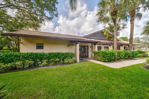2724 Carambola Cir N, Coconut Creek, FL 33066