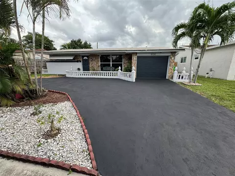 8550 NW 26th St, Sunrise, FL 33322