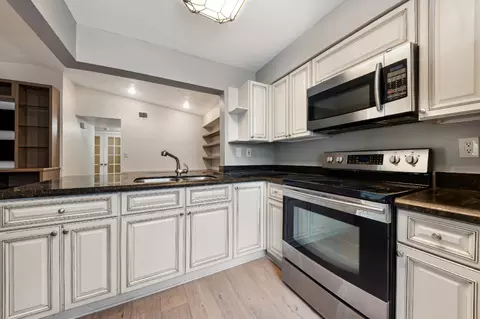 2729 S Oakland Forest Dr #202, Oakland Park, FL 33309