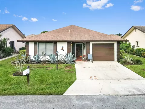 6294 Red Cedar Cir, Greenacres, FL 33463
