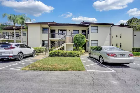 7674 Tahiti Ln #205, Greenacres, FL 33467