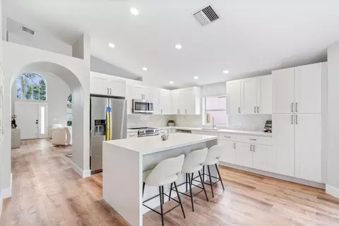 103 Rosewood Ln, Greenacres, FL 33463
