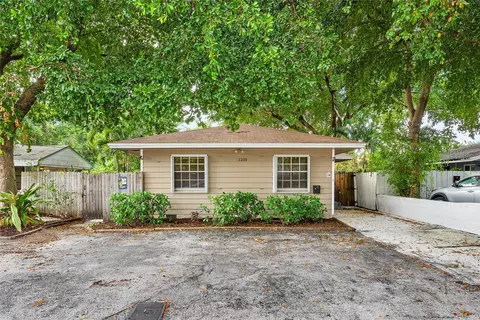 1233 NE 3rd Ave, Fort Lauderdale, FL 33304