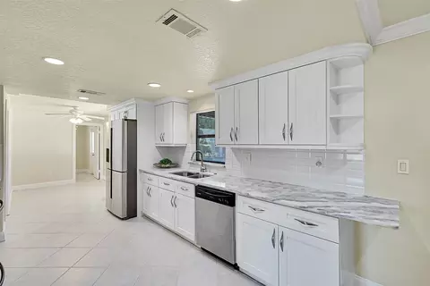 2800 NW 106th Ave, Coral Springs, FL 33065