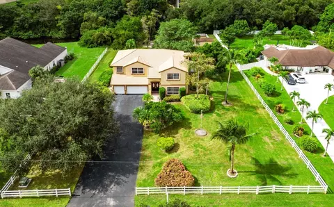 5811 NW 80th Ter, Parkland, FL 33067