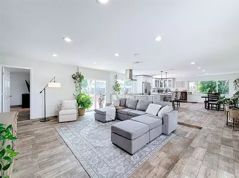 9010 NW 20th St, Pembroke Pines, FL 33024