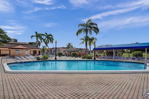 8880 Sunrise Lakes Blvd #312, Sunrise, FL 33322