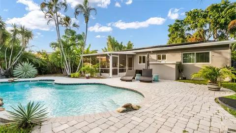 420 NW 39th St, Oakland Park, FL 33309