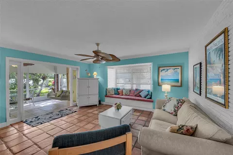 2541 NE 11th St #101, Pompano Beach, FL 33062
