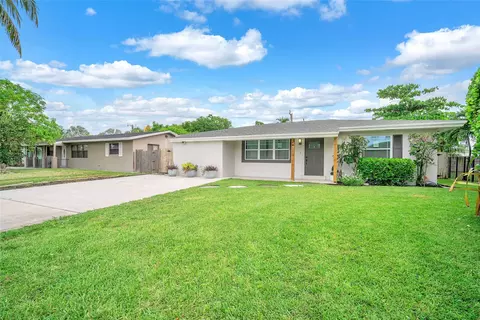 119 SW 7th Ave, Boynton Beach, FL 33435