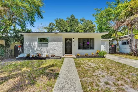 124 SW 7th Ter, Hallandale Beach, FL 33009
