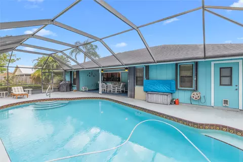 925 SE Brookedge Ave, Port Saint Lucie, FL 34983
