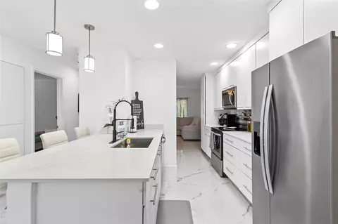 12050 NW 33rd St, Coral Springs, FL 33065