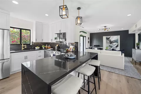 5050 SW 10th St, Plantation, FL 33317