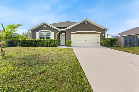 1377 Surfside Ln, Sebastian, FL 32958