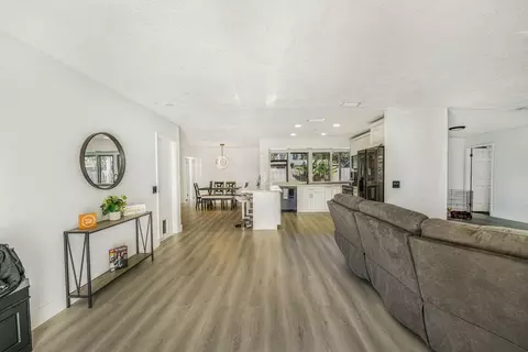 9611 NW 24th St, Sunrise, FL 33322