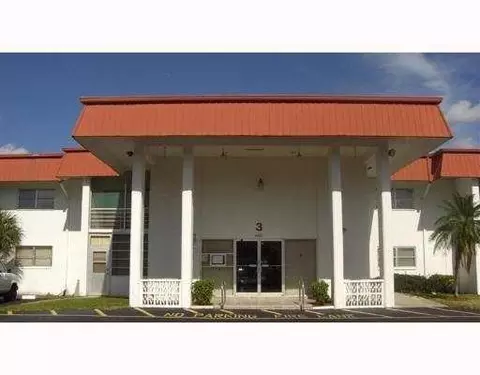 4881 NW 22nd St #15A, Lauderhill, FL 33313