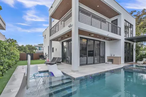 1215 NE 4th St, Fort Lauderdale, FL 33301
