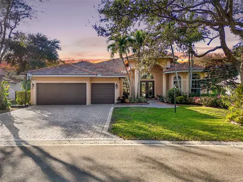 6907 NW 107th Ter, Parkland, FL 33076