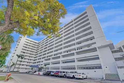 3100 NE 49 St #1103, Fort Lauderdale, FL 33308