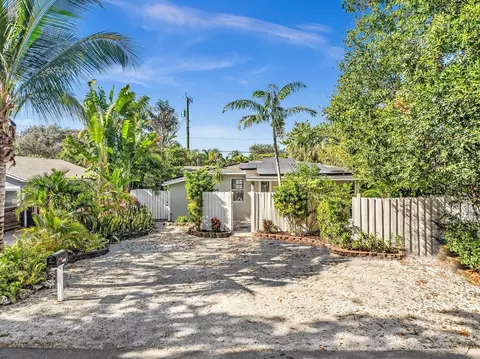 2725 NE 6th Ln, Wilton Manors, FL 33334