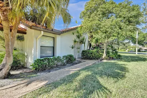 609 Deer Creek Lake Point North Ln #609, Deerfield Beach, FL 33442