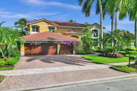 1649 Victoria Pointe Cir, Weston, FL 33327