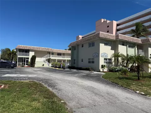 1450 N Riverside Dr #204, Pompano Beach, FL 33062
