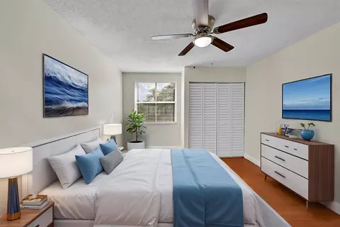 7379 Santa Monica Dr, Margate, FL 33063 photo 3