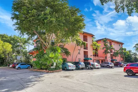 640 Tennis Club Dr #112, Fort Lauderdale, FL 33311