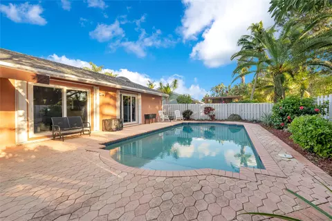 13820 Roanoke St, Davie, FL 33325