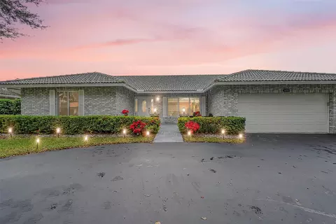 10900 SW 1st Ct, Coral Springs, FL 33071