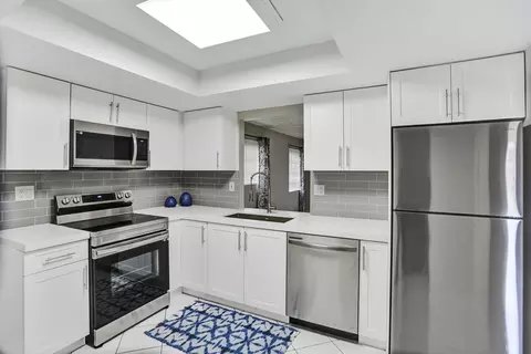 1821 NE 40th Ct #307, Pompano Beach, FL 33064