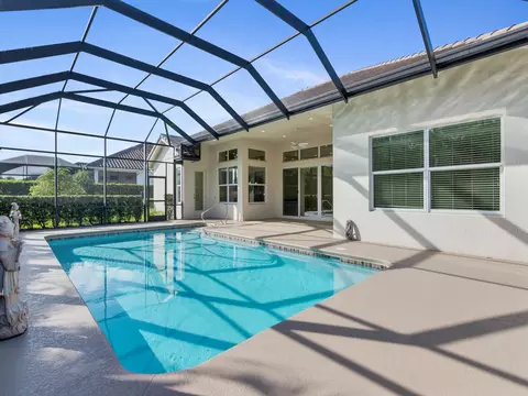 400 SW Sapphire Way, Vero Beach, FL 32968