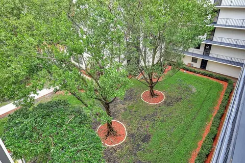 6190 Woodlands Blvd #514, Tamarac, FL 33319